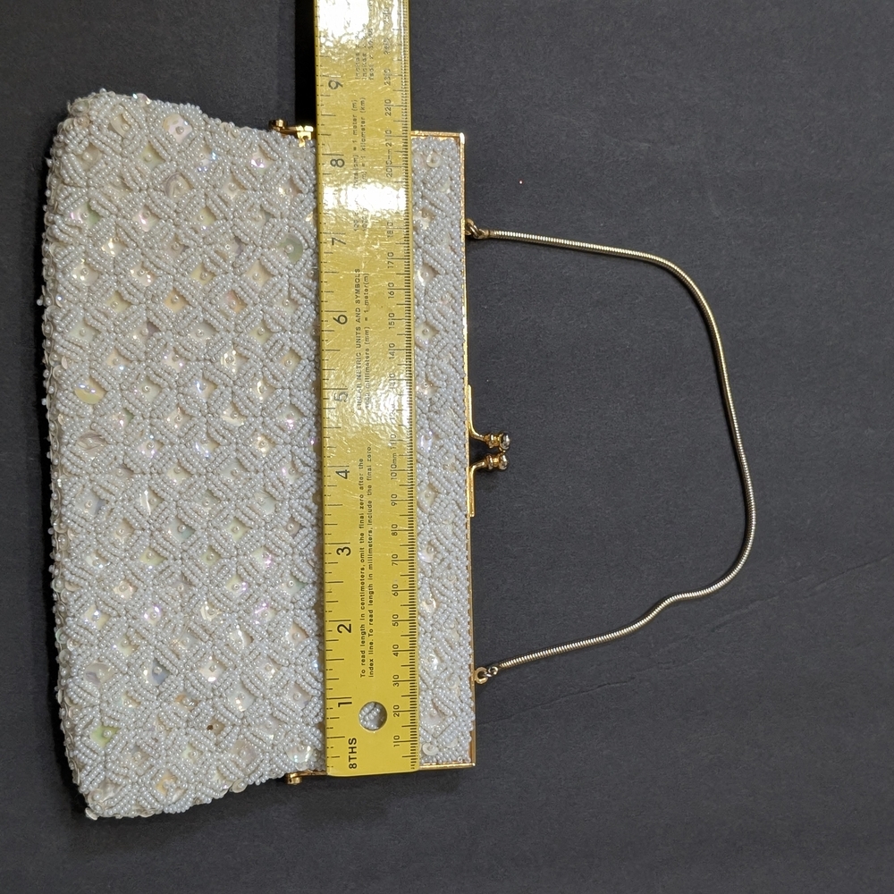 Walborg Elegant White Beaded Handbag - Picture 5 of 9